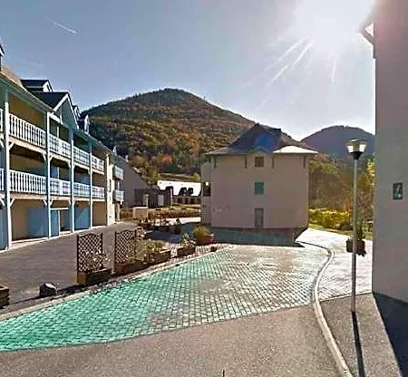 Les Trois Vallees - *
